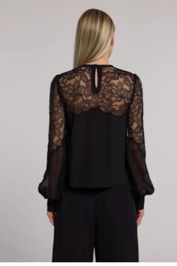 Adele Lace
