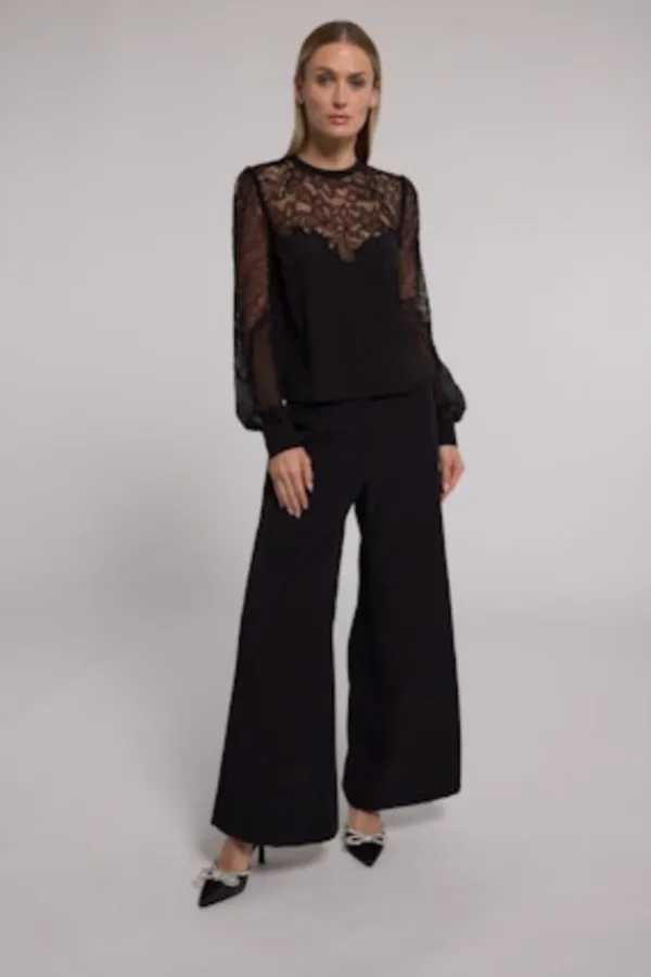 Adele Lace