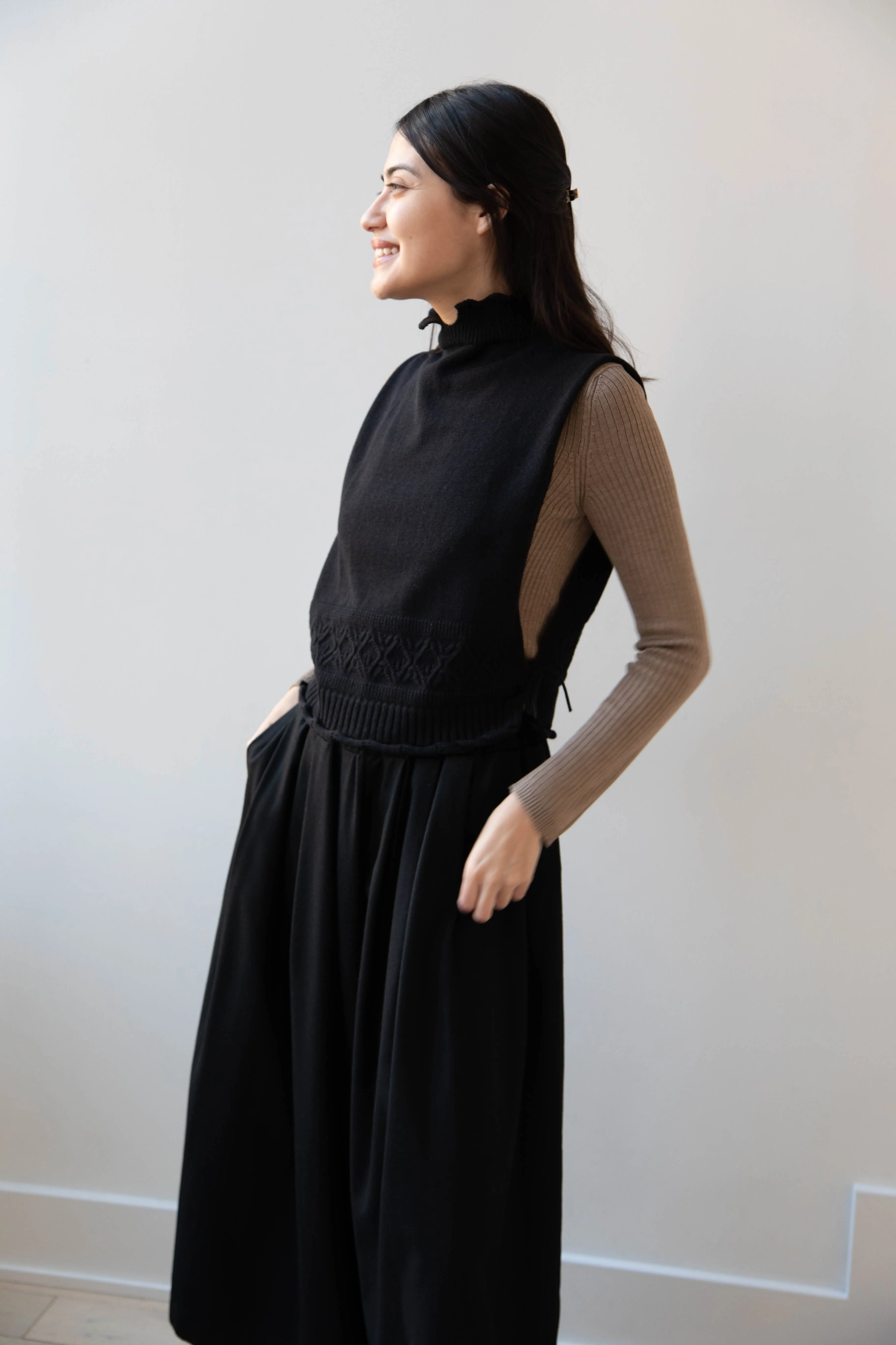 Antipast | Cotton Cashmere Knit Vest in Black