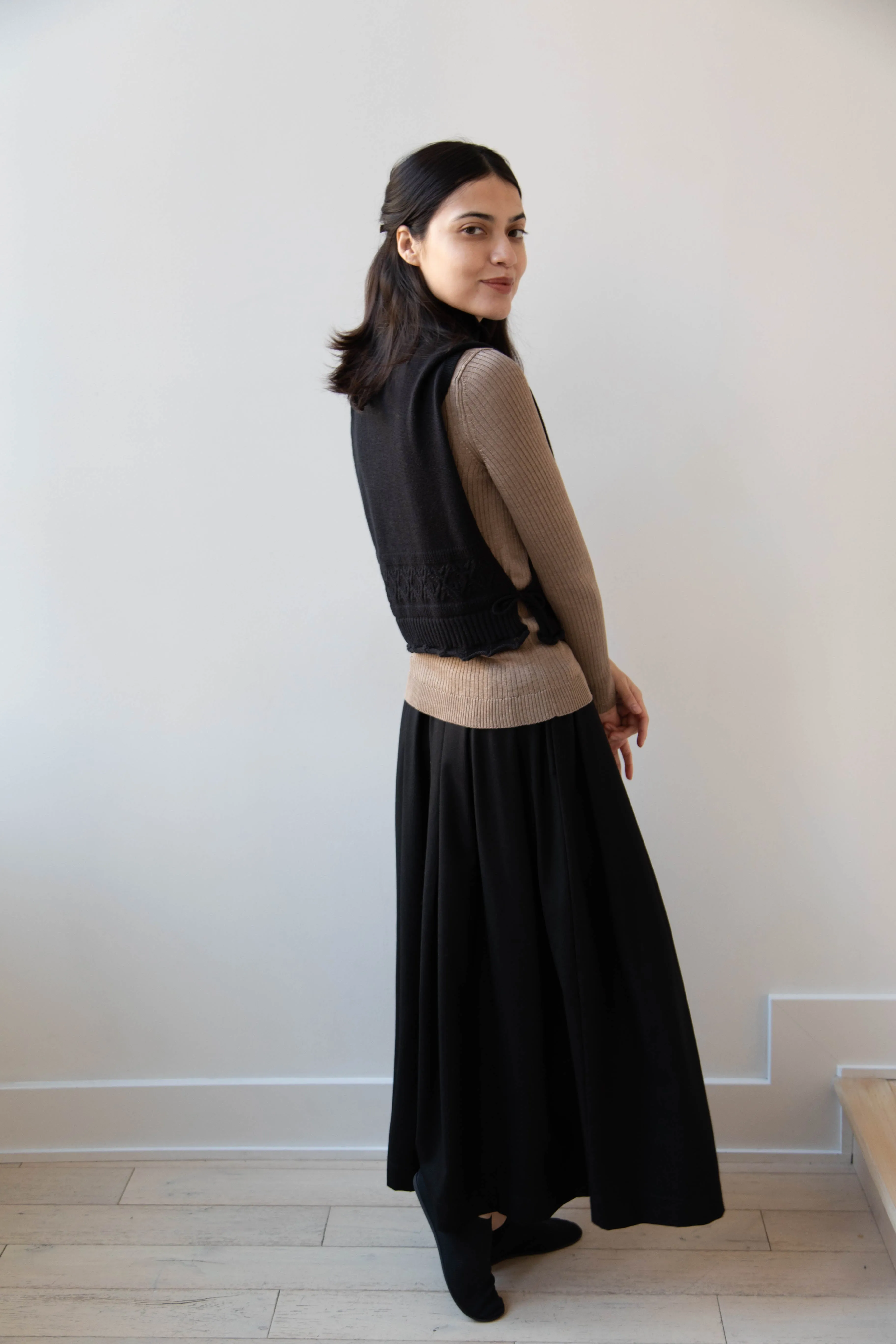 Antipast | Cotton Cashmere Knit Vest in Black