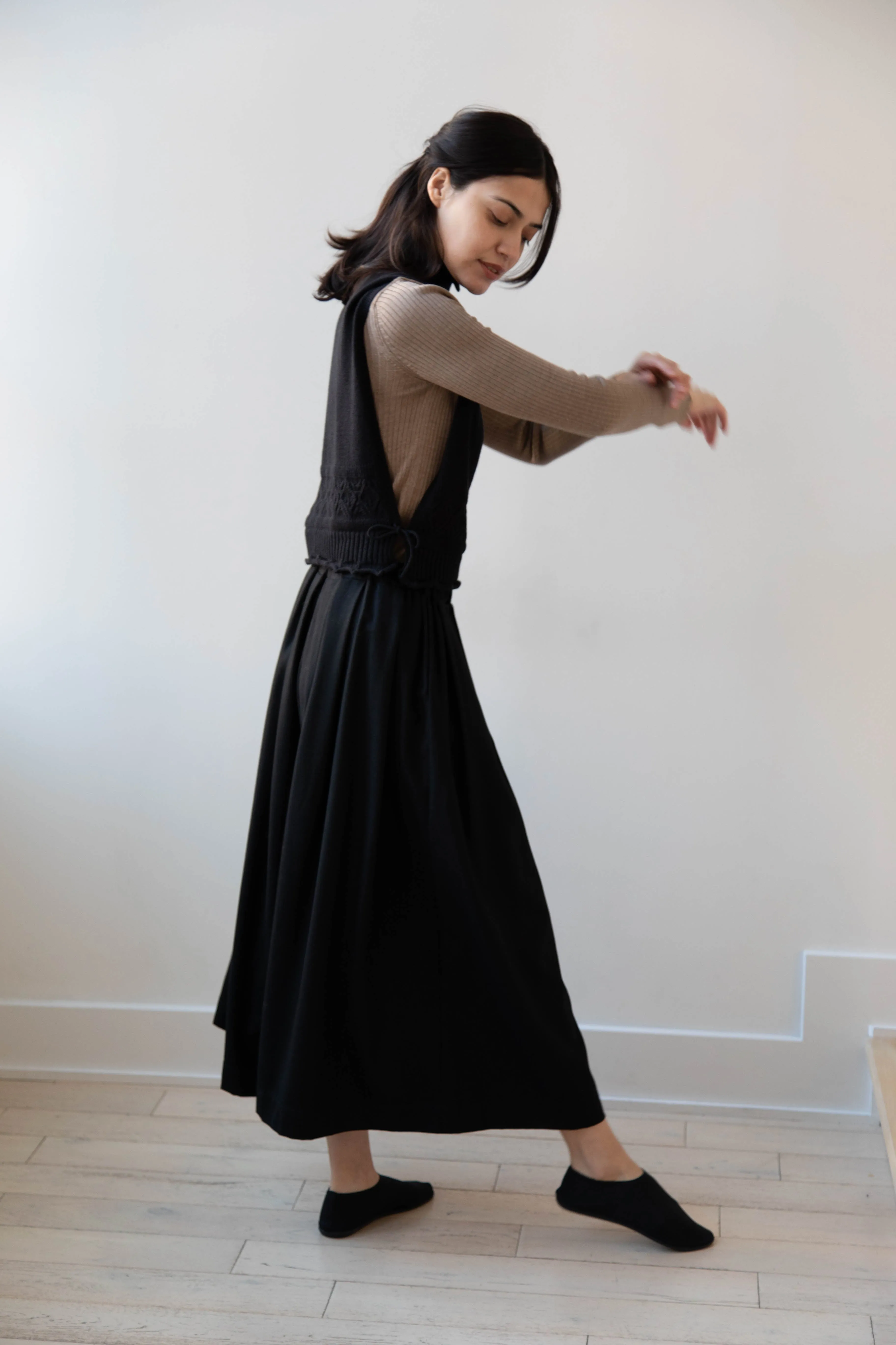 Antipast | Cotton Cashmere Knit Vest in Black
