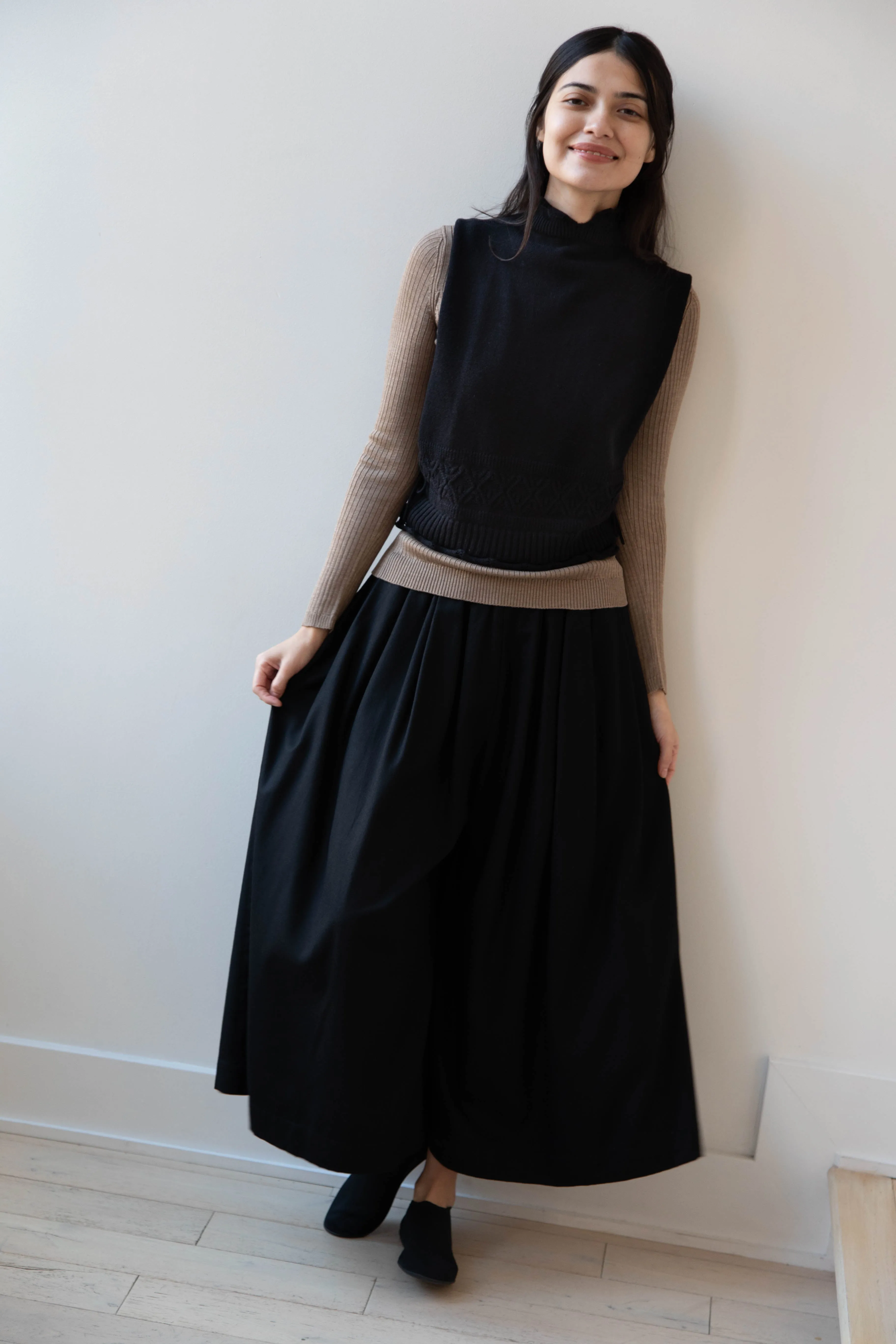 Antipast | Cotton Cashmere Knit Vest in Black