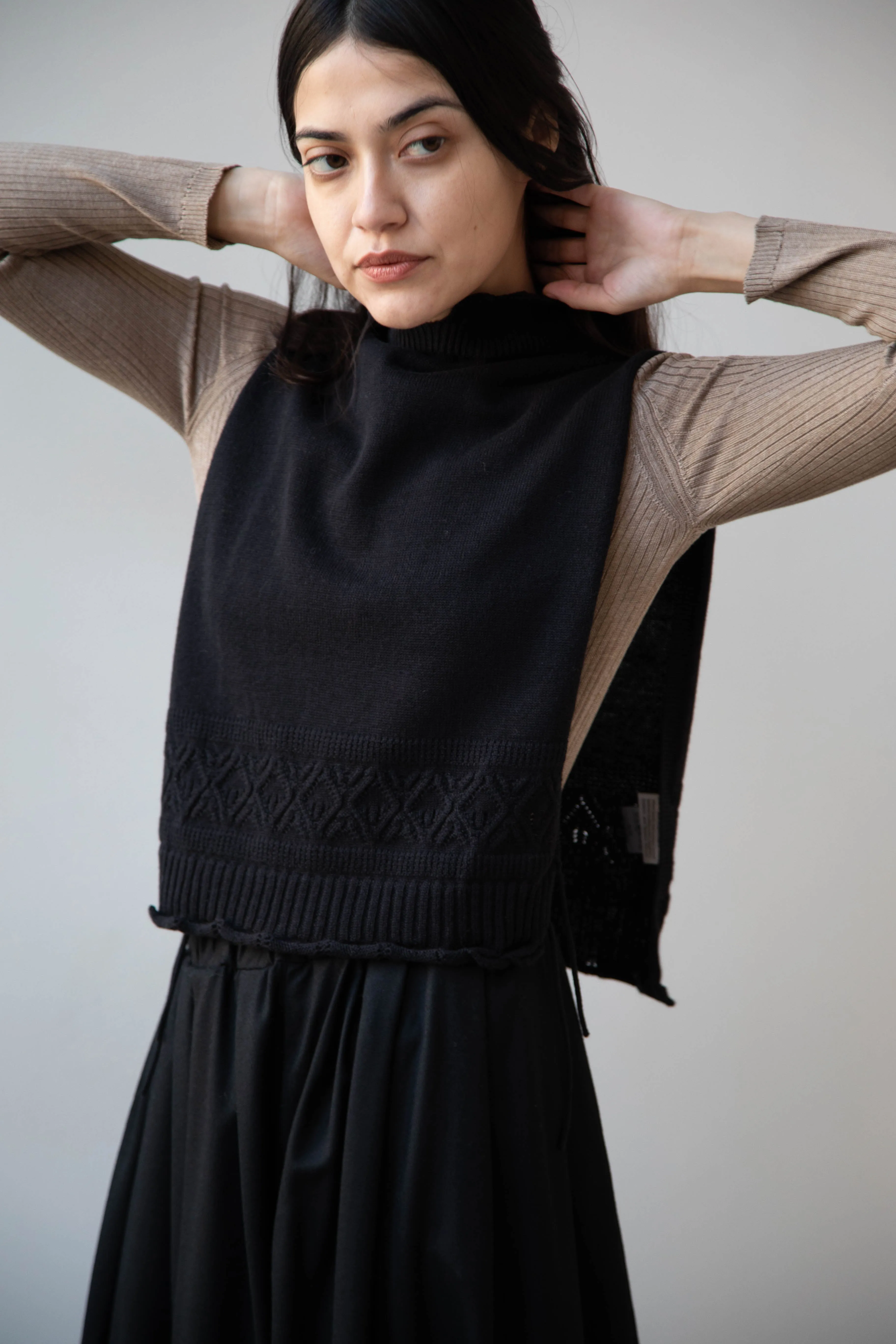 Antipast | Cotton Cashmere Knit Vest in Black