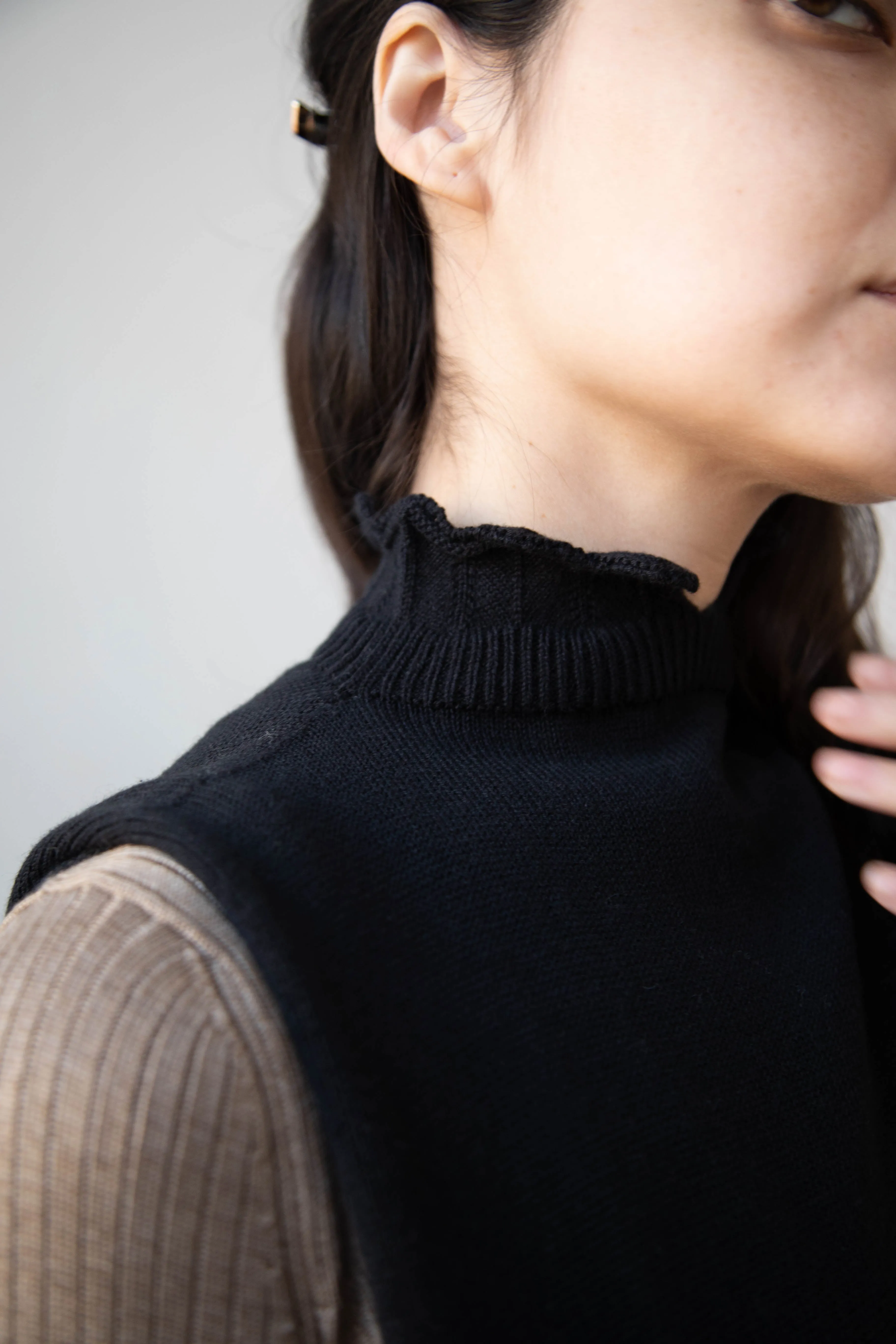 Antipast | Cotton Cashmere Knit Vest in Black
