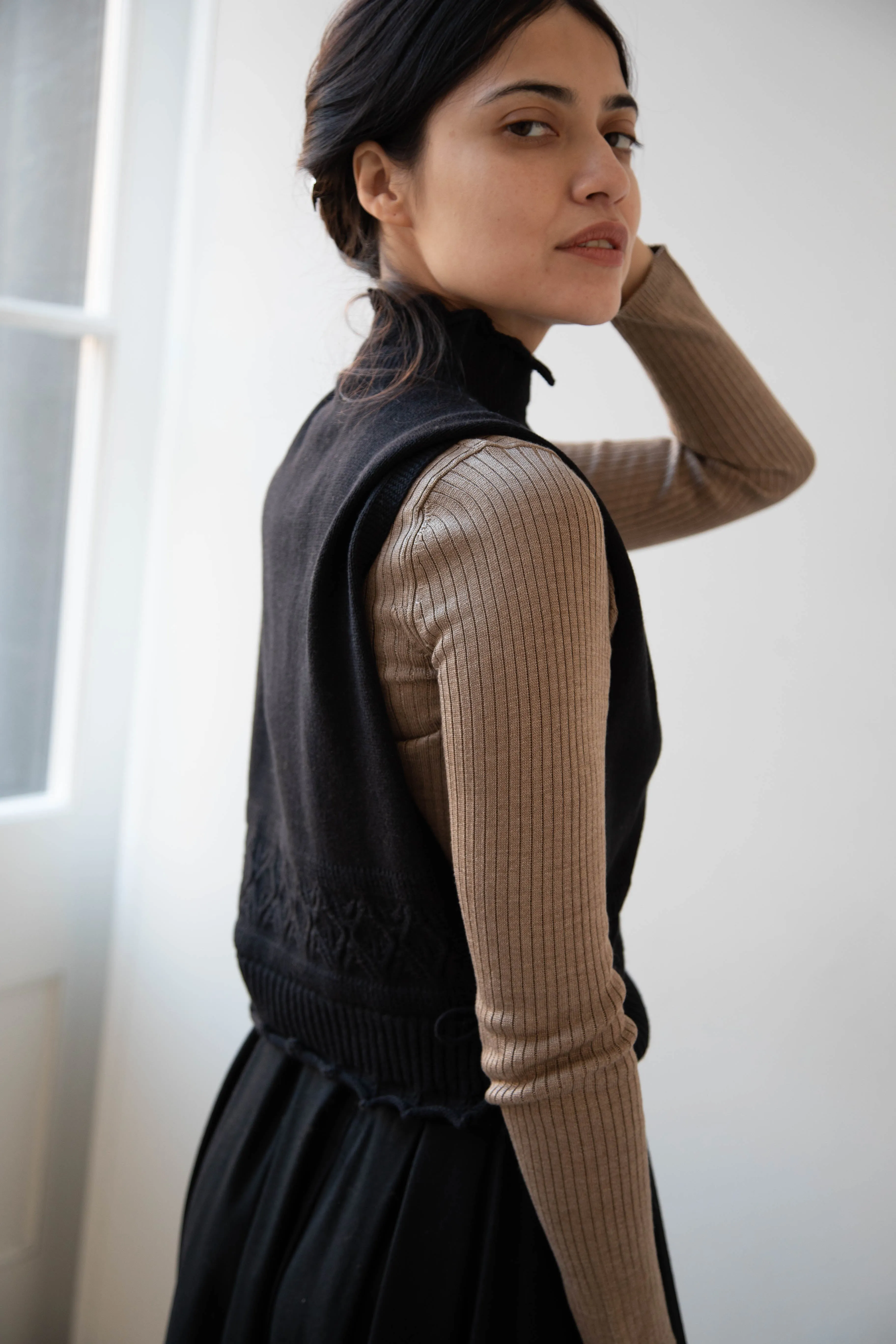 Antipast | Cotton Cashmere Knit Vest in Black