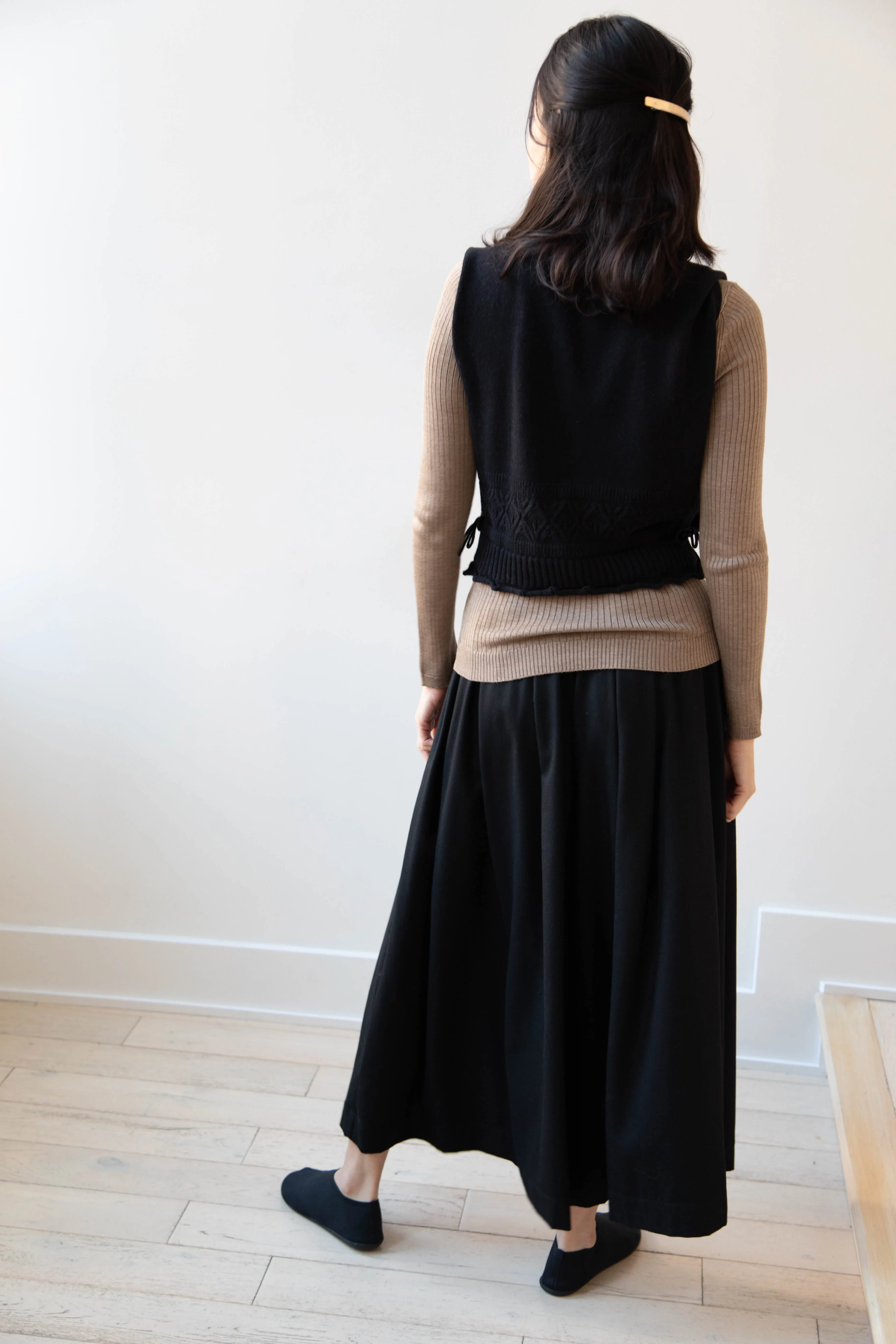 Antipast | Cotton Cashmere Knit Vest in Black