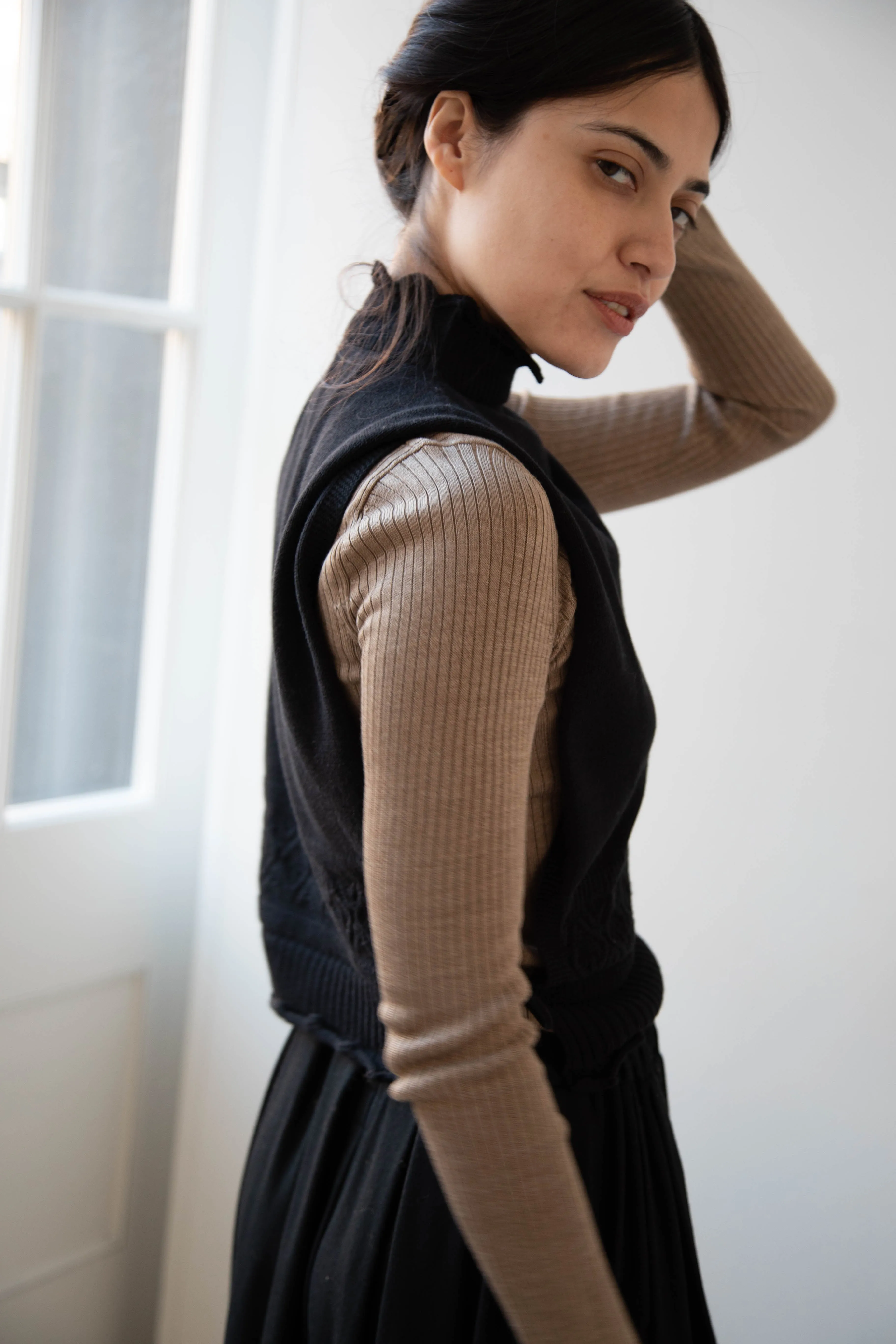 Antipast | Cotton Cashmere Knit Vest in Black