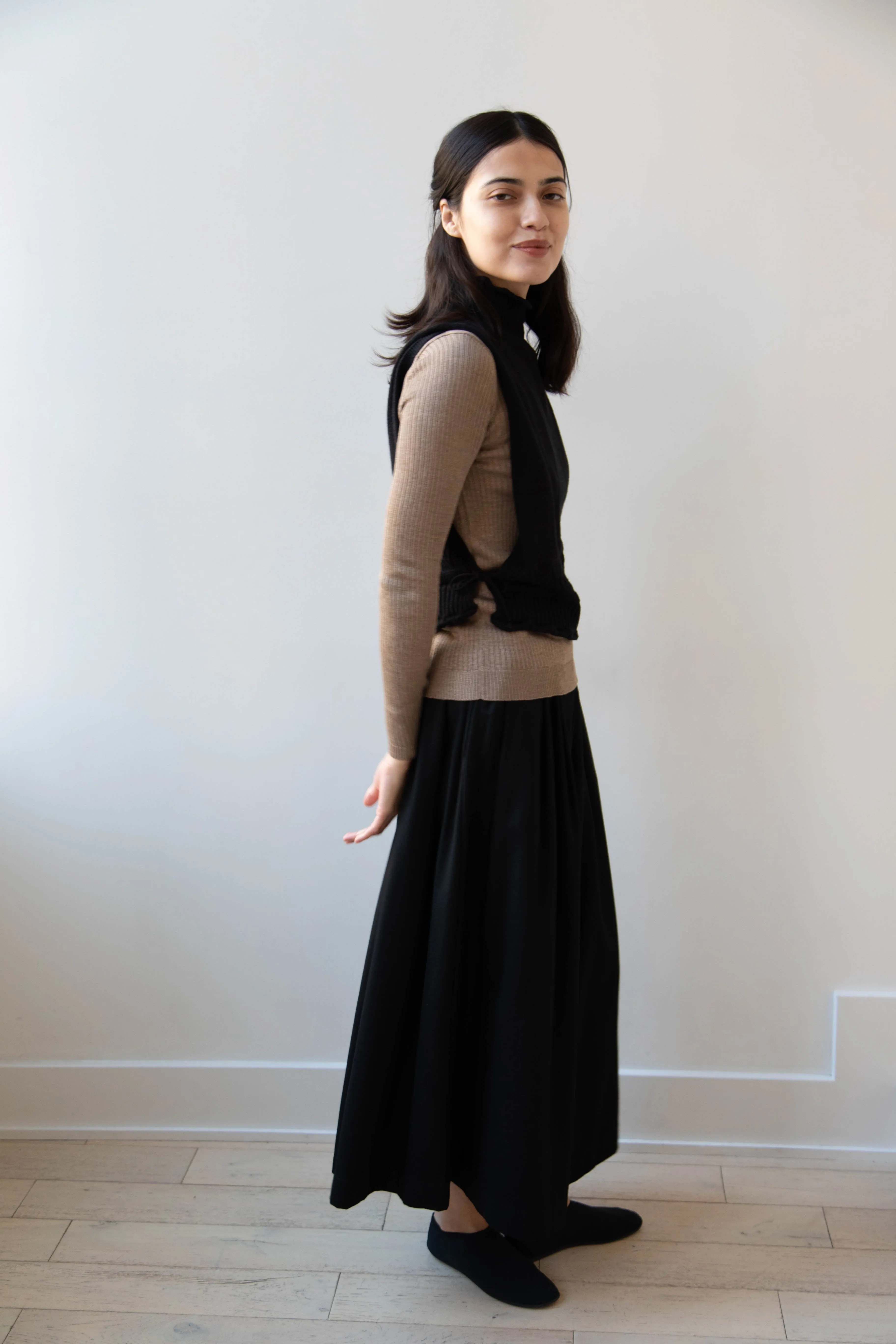 Antipast | Cotton Cashmere Knit Vest in Black