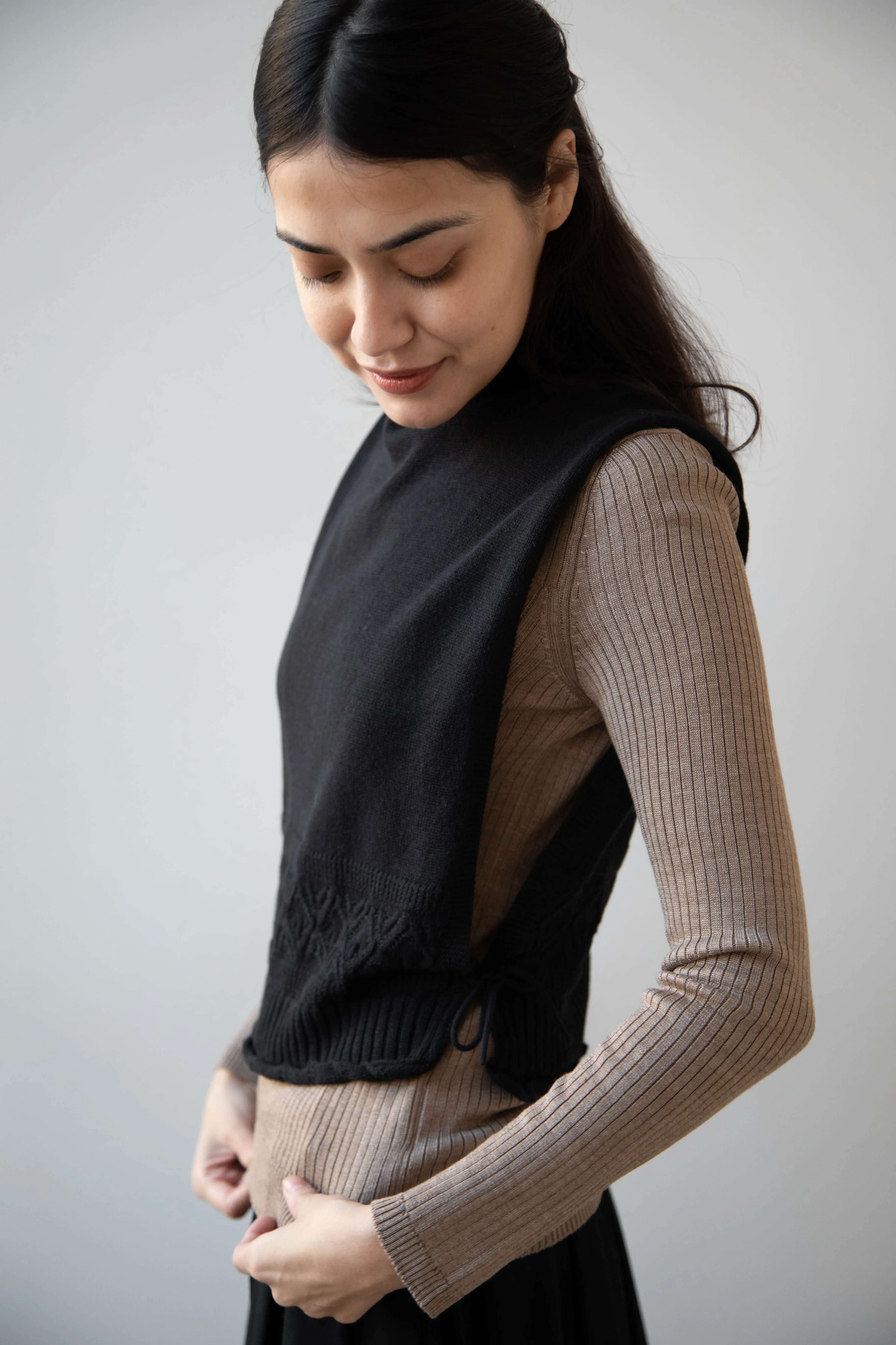 Antipast | Cotton Cashmere Knit Vest in Black