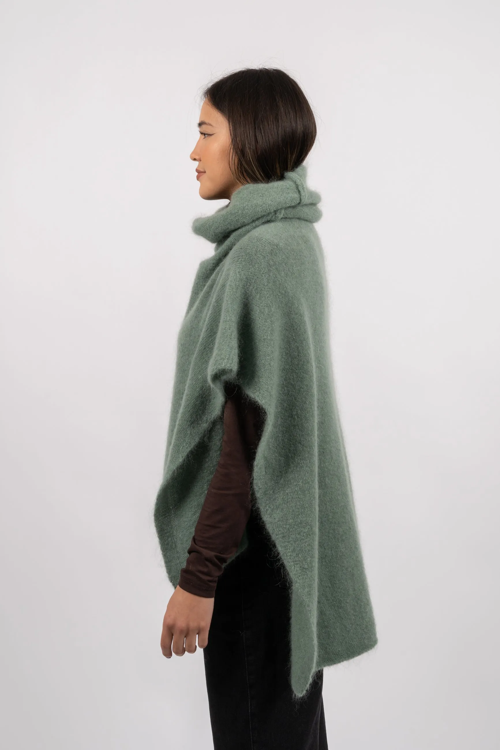 Bella Poncho - Dusty Green