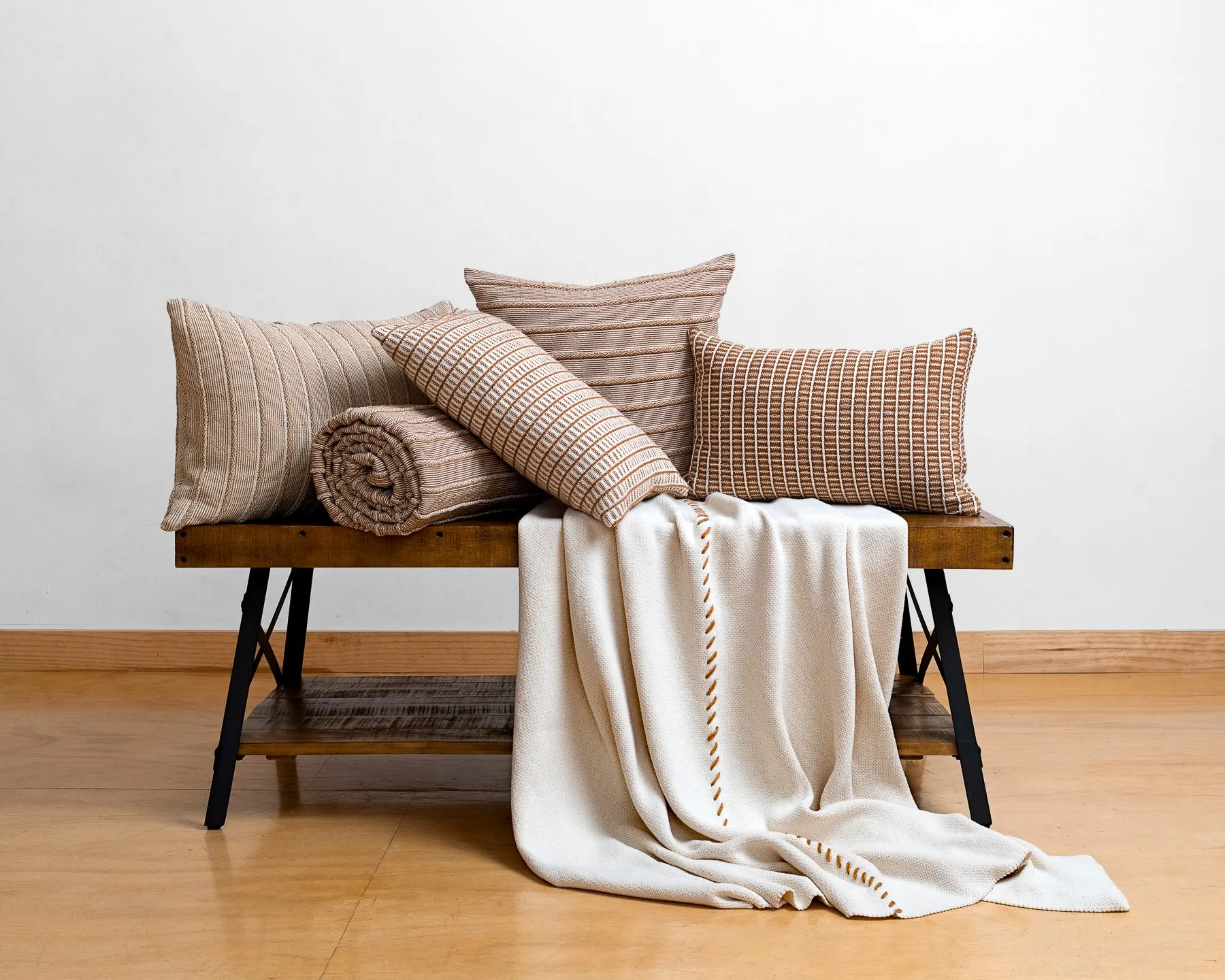 bläanks | Sustainable Rolled Texture Throw Blanket | Camel   Greggio