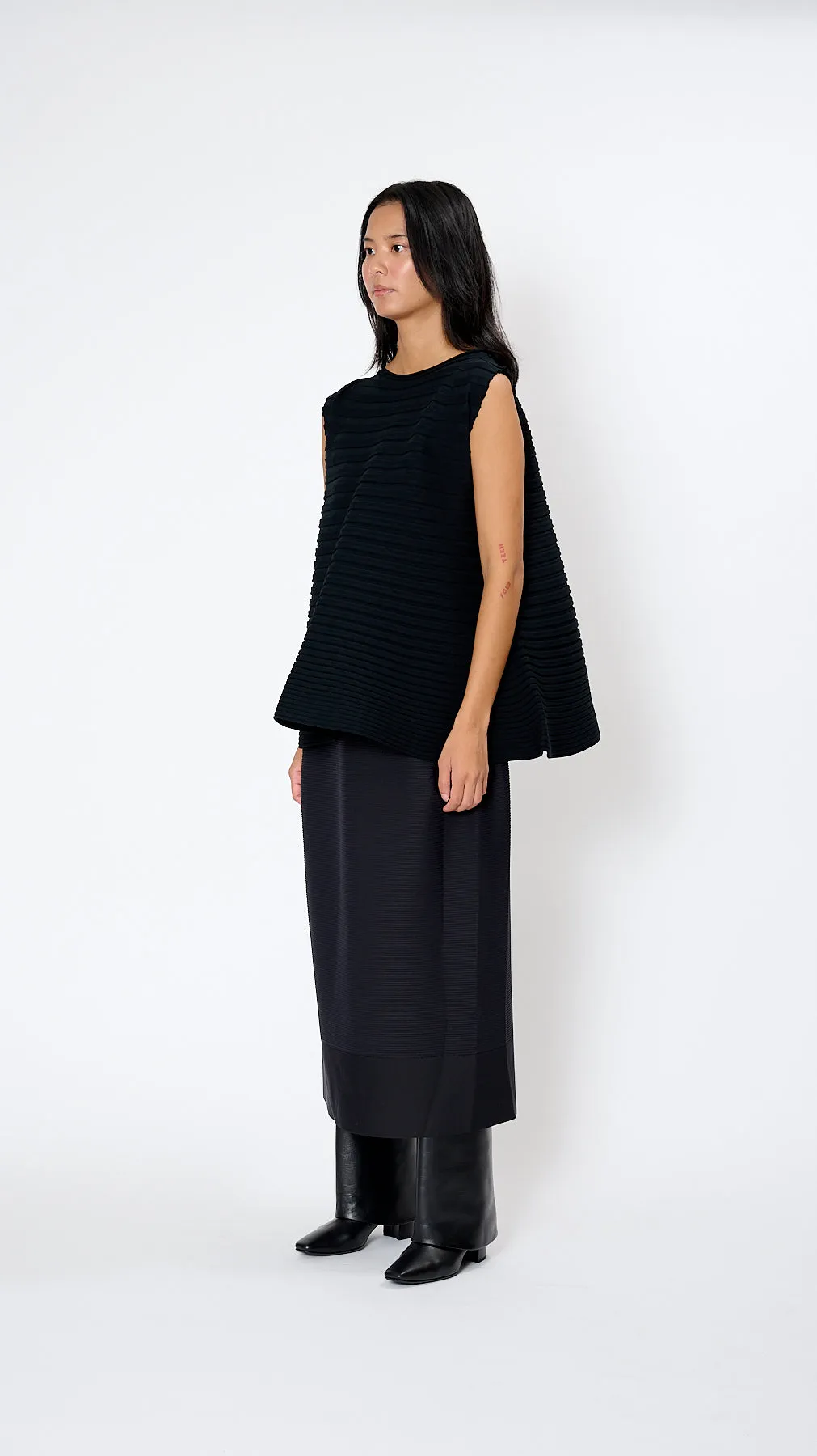 Bounce Knit Top in Black