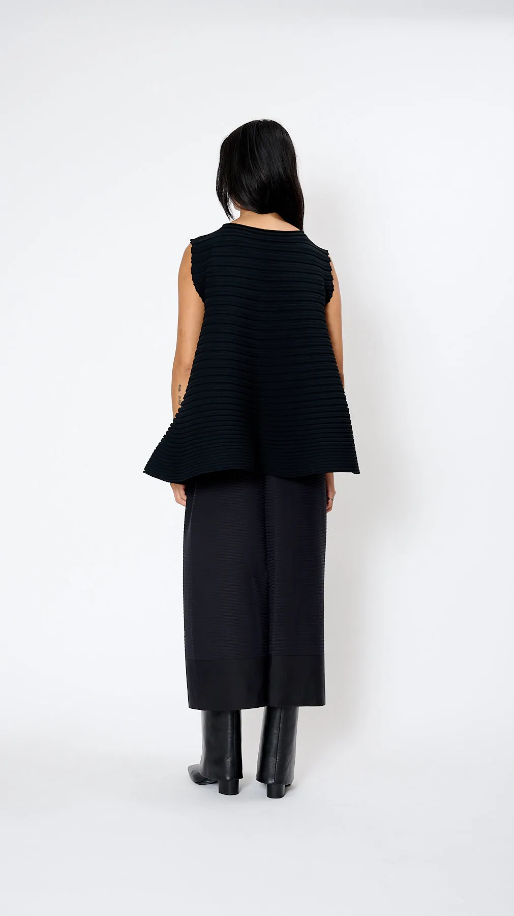 Bounce Knit Top in Black