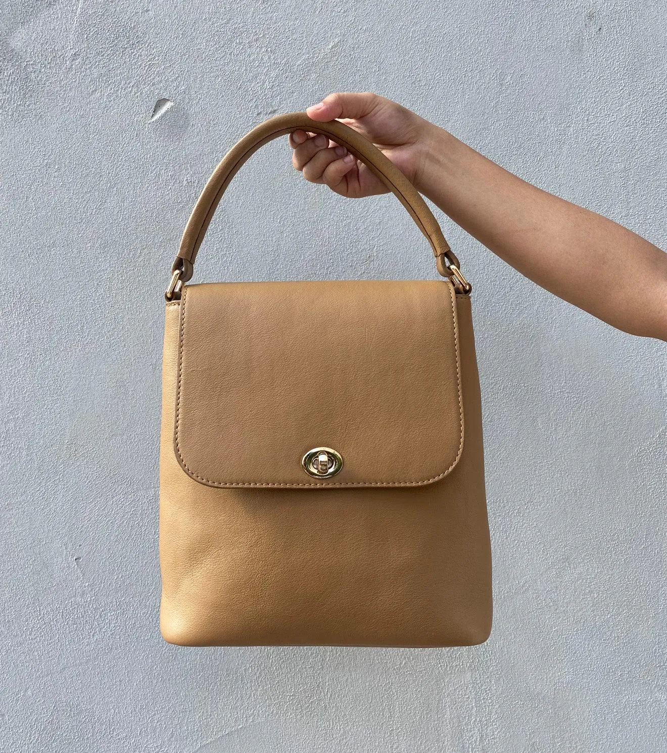 Bucket bag Sand