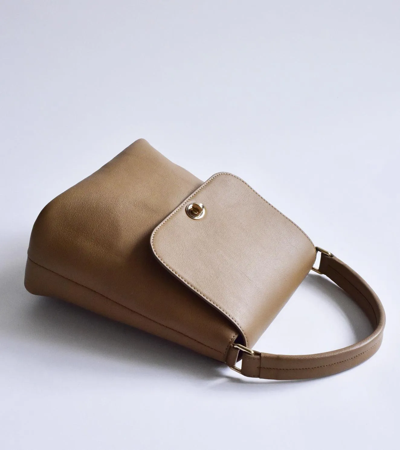 Bucket bag Sand