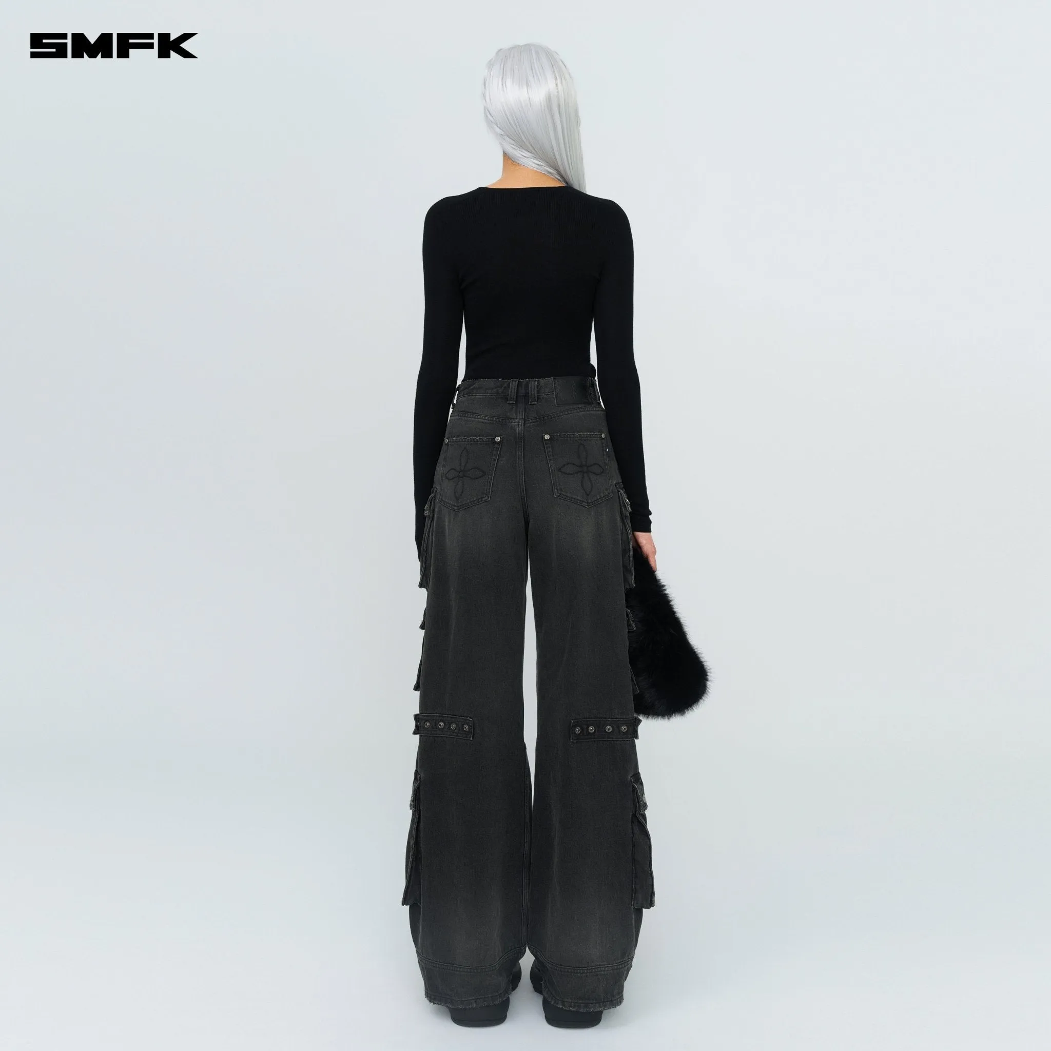 Compass Hug Knit Wool Top In Black