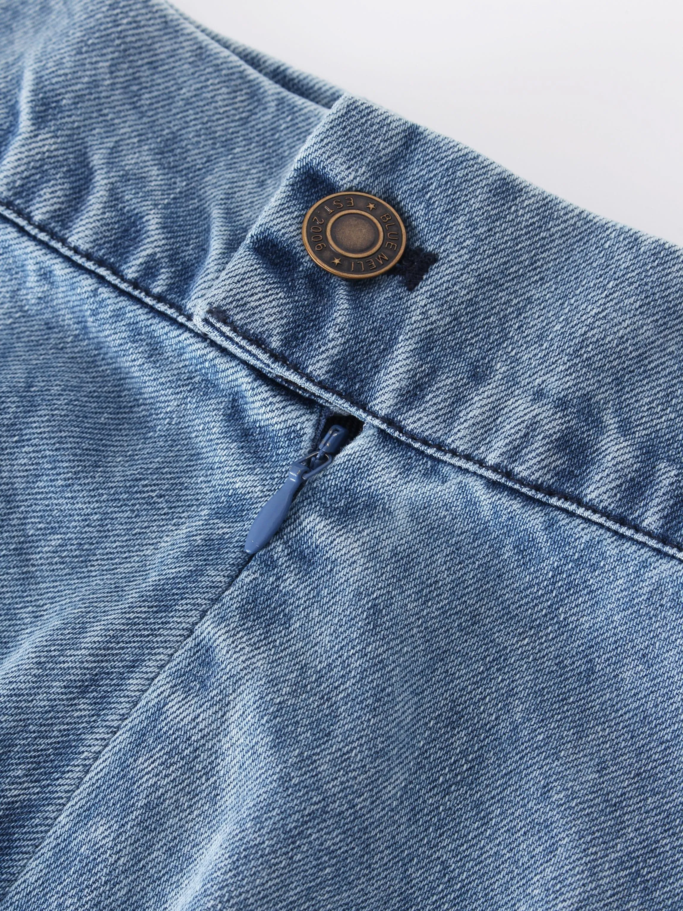 Curve Seam Denim Skirt-Blue Wash