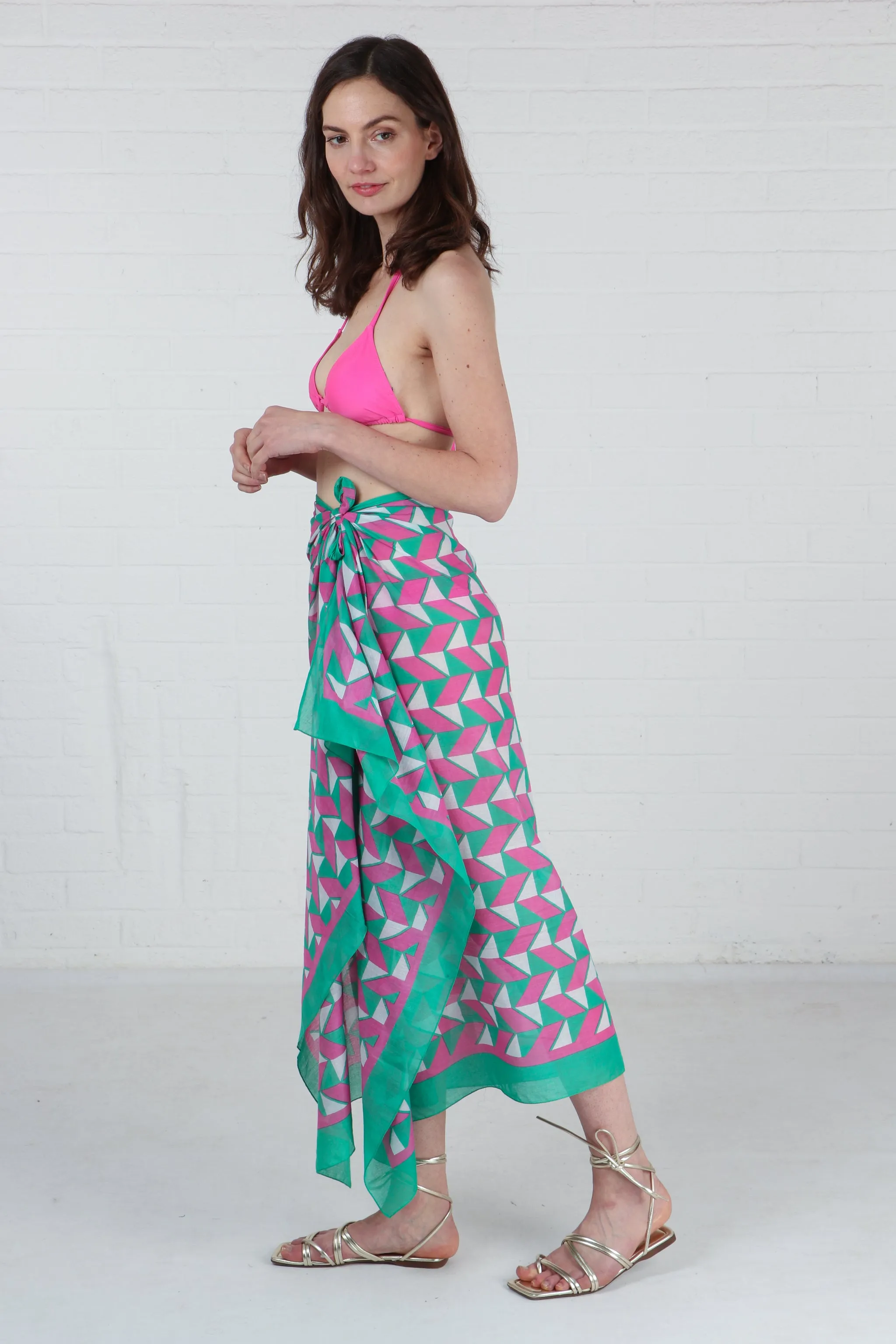 Geometric Print Bordered Cotton Scarf in Green & Pink