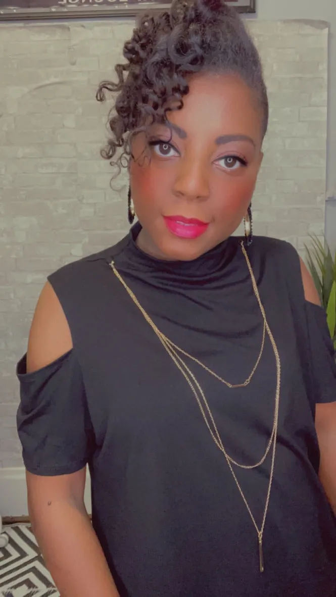 Jazz, Short Sleeve Cut Out Knit Top With Necklace, Plus