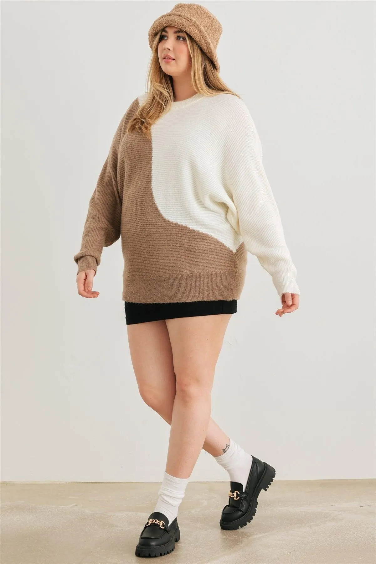 Junior Plus Taupe & Ivory Knit Crew Neck Long Sleeve Sweater /3-2-1