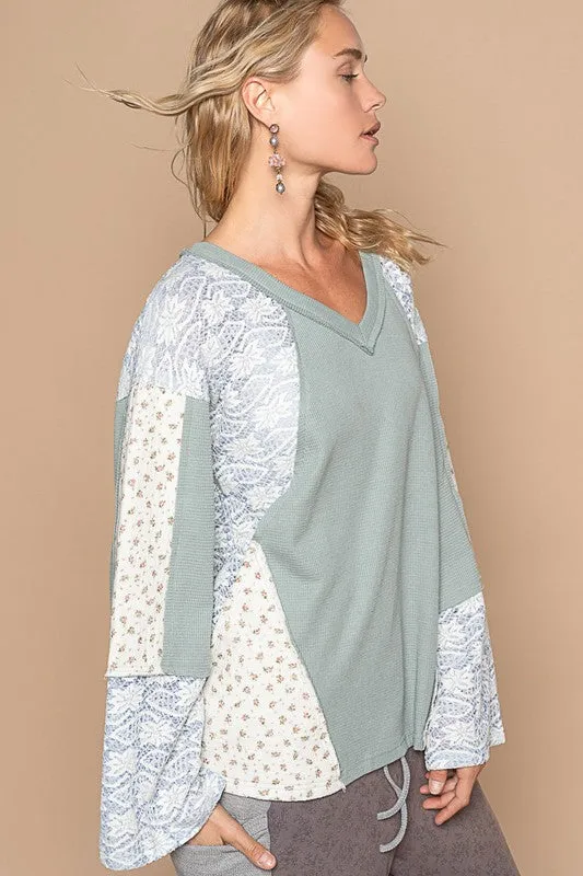Lace Floral Round Neck Knit Top