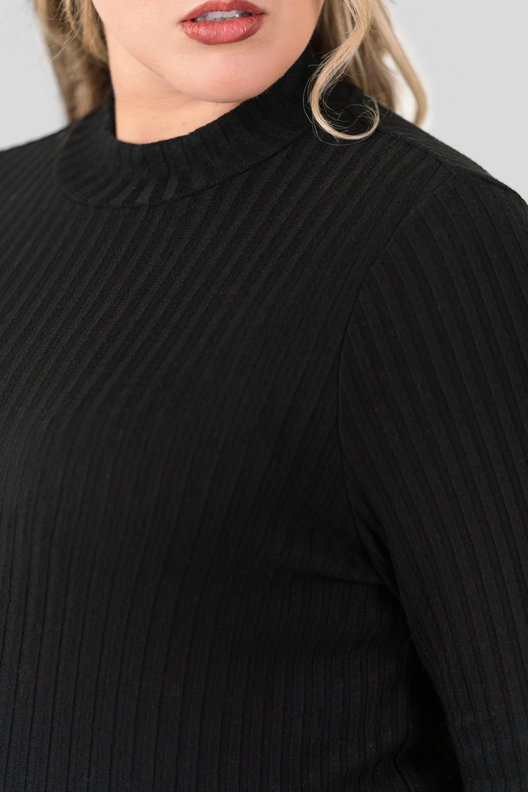 MOCK NECK KNIT TOP