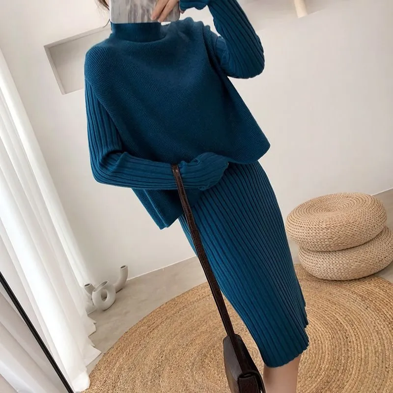 Pankh Bleua Bodycon Woolen Dress And Cape Set