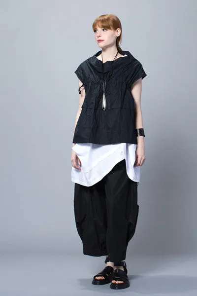 Pelican Top in Black Carnaby
