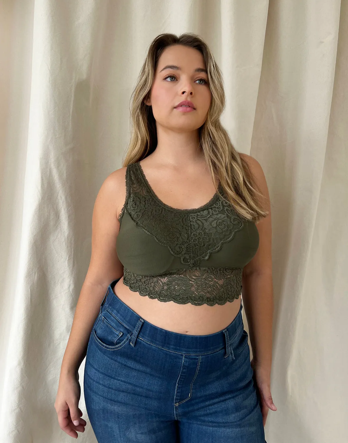 Plus Size Seamless Lace Padded Bralette