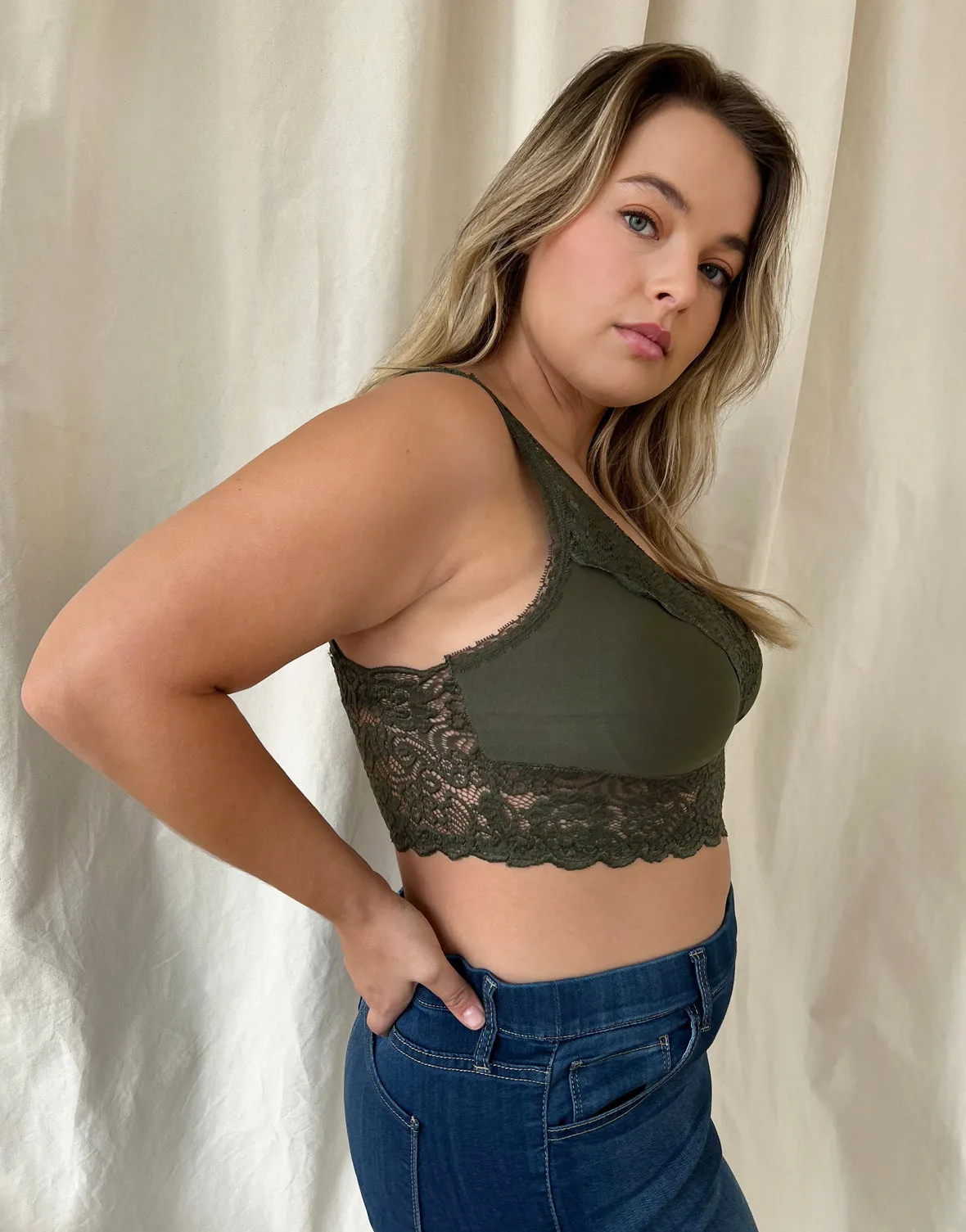 Plus Size Seamless Lace Padded Bralette