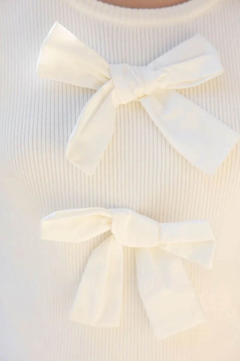 RIBBON DETAILED PUFF SLEEVES KNIT TOP