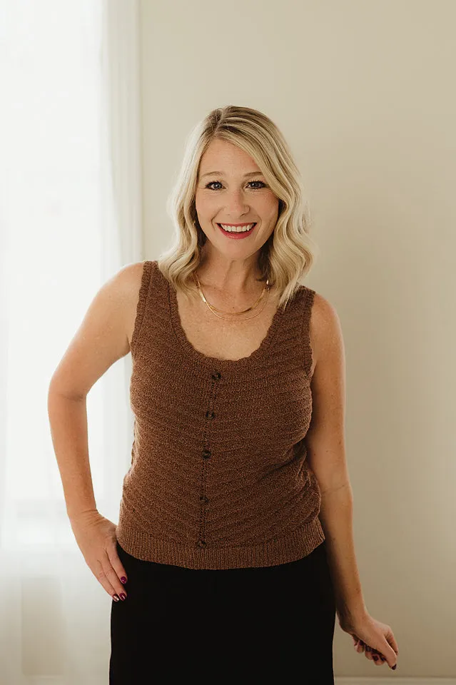 Scallop Sleeveless Knit Top