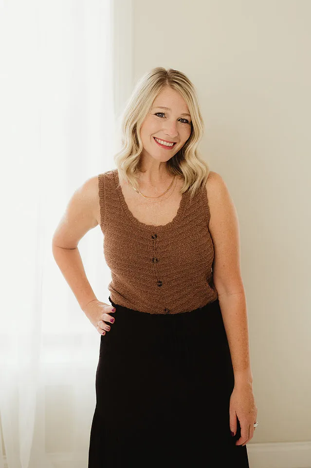 Scallop Sleeveless Knit Top