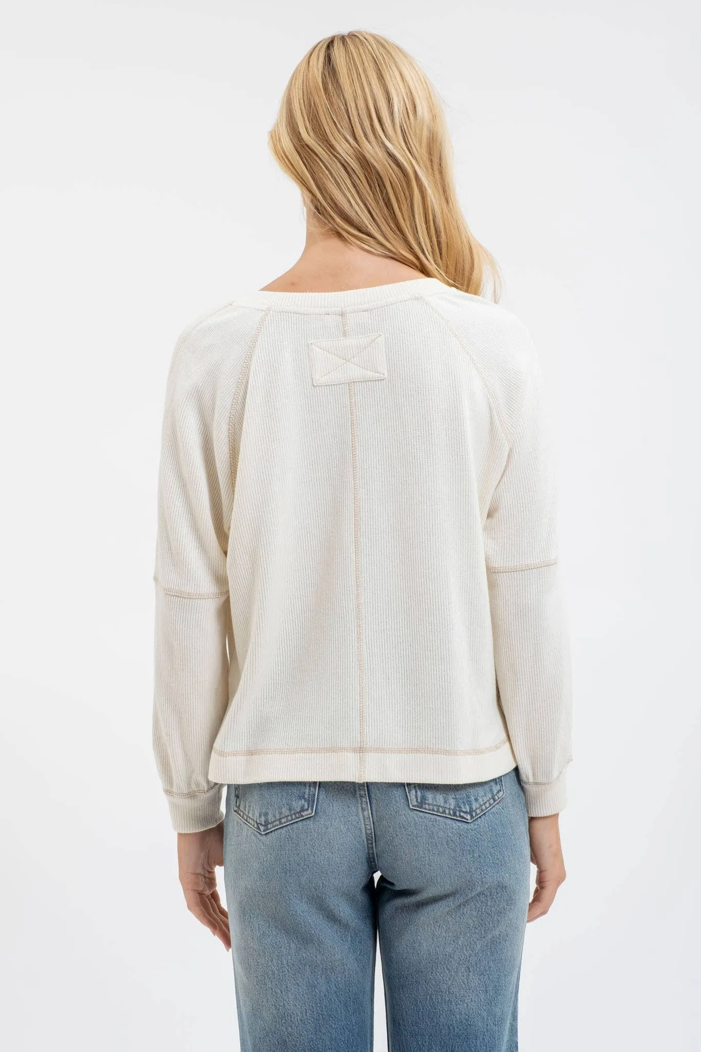 SPLIT NECK LONG EXTENDED SLEEVE RAGLAN KNIT TOP