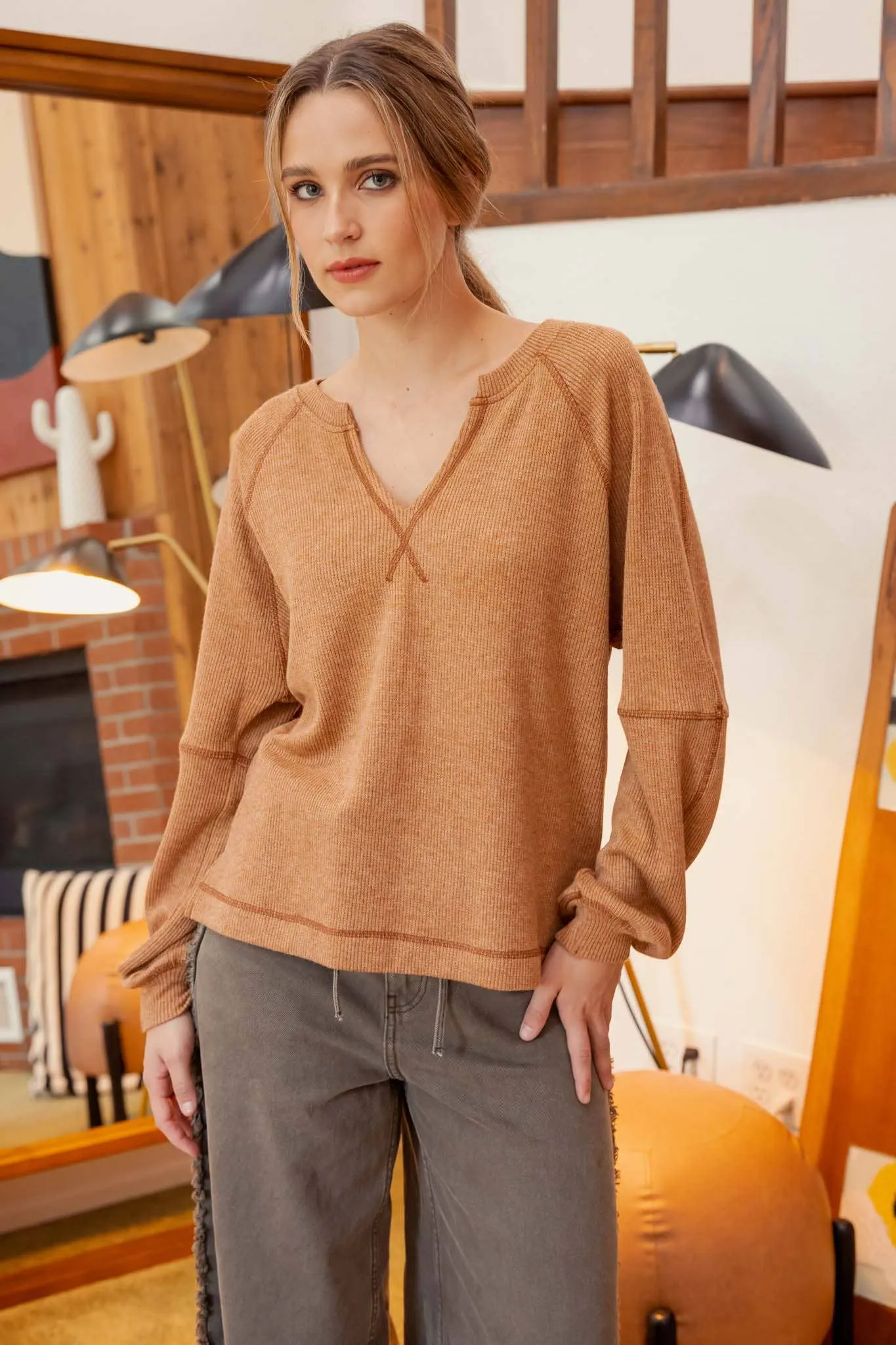 SPLIT NECK LONG EXTENDED SLEEVE RAGLAN KNIT TOP