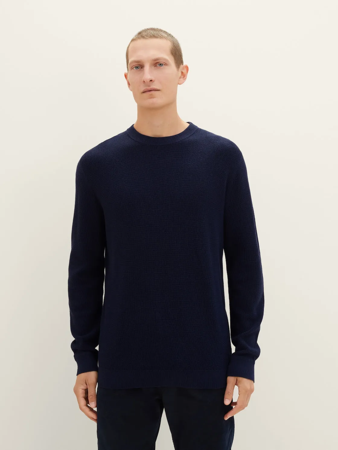 STRUCTURED CREWNECK KNIT