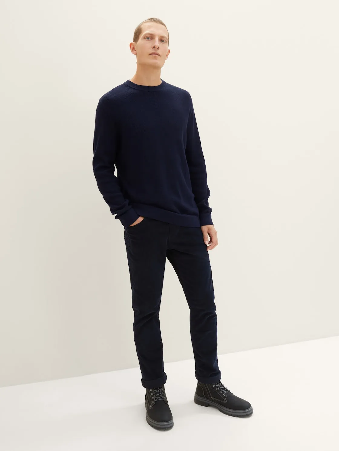 STRUCTURED CREWNECK KNIT