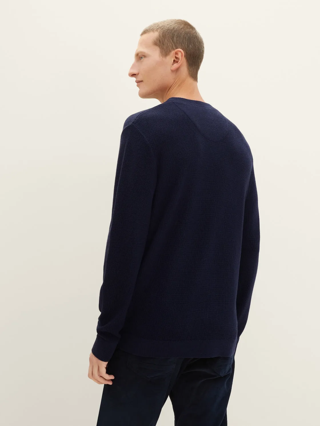 STRUCTURED CREWNECK KNIT