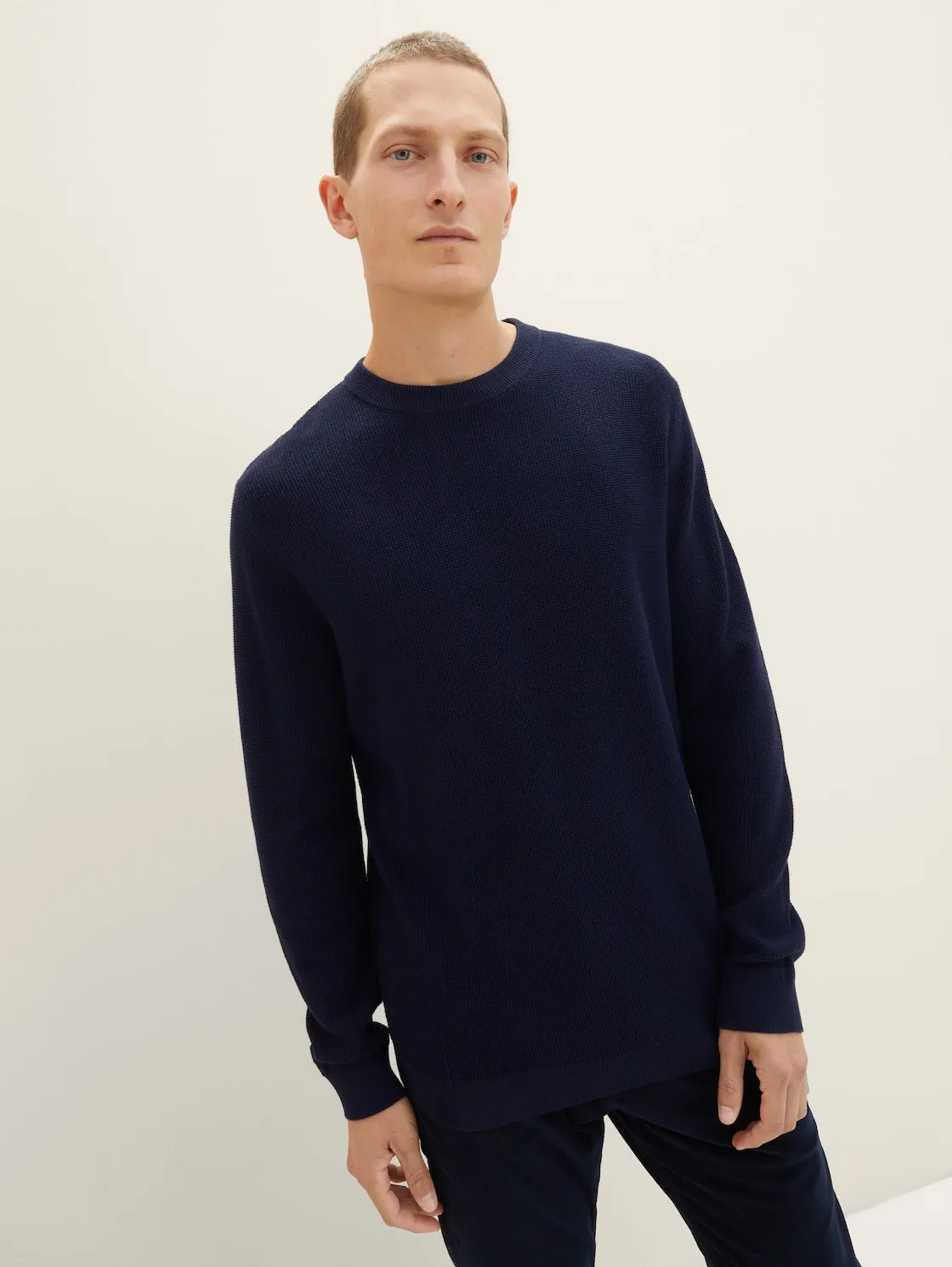 STRUCTURED CREWNECK KNIT