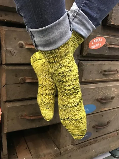 Sweet Crocodile sock pattern