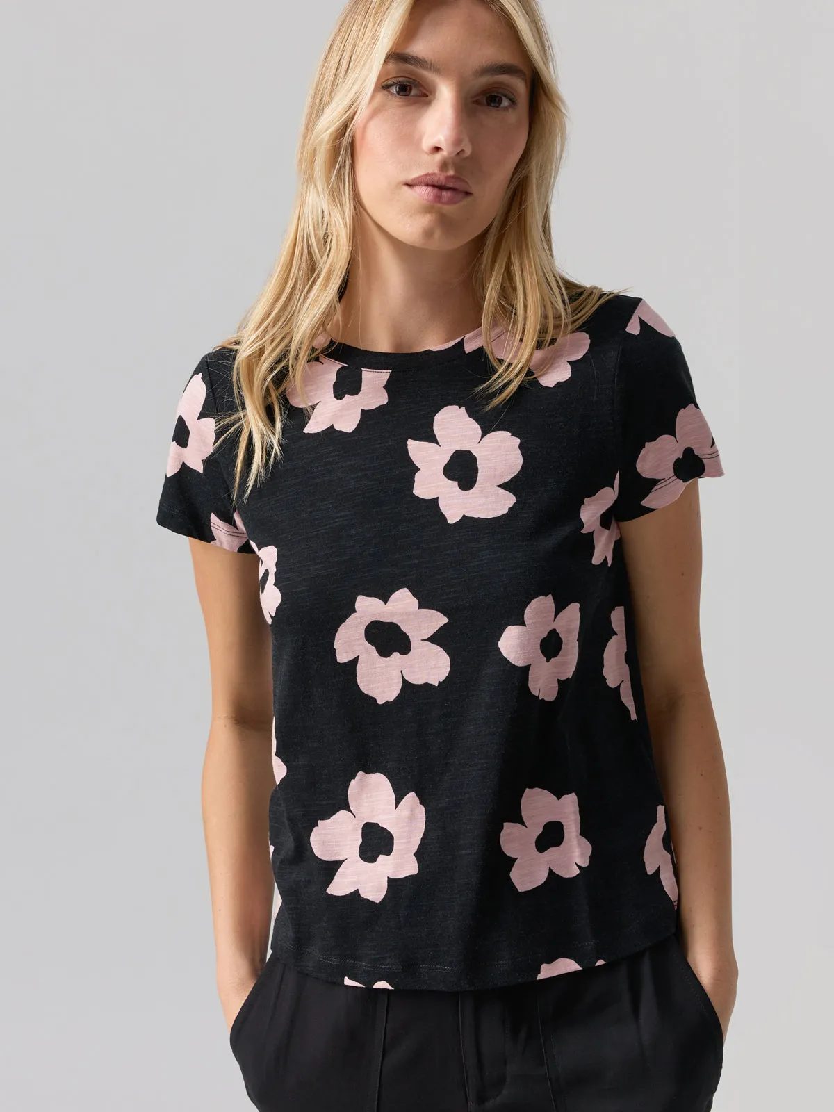 The Perfect Tee Rose Smoke Flower Pop