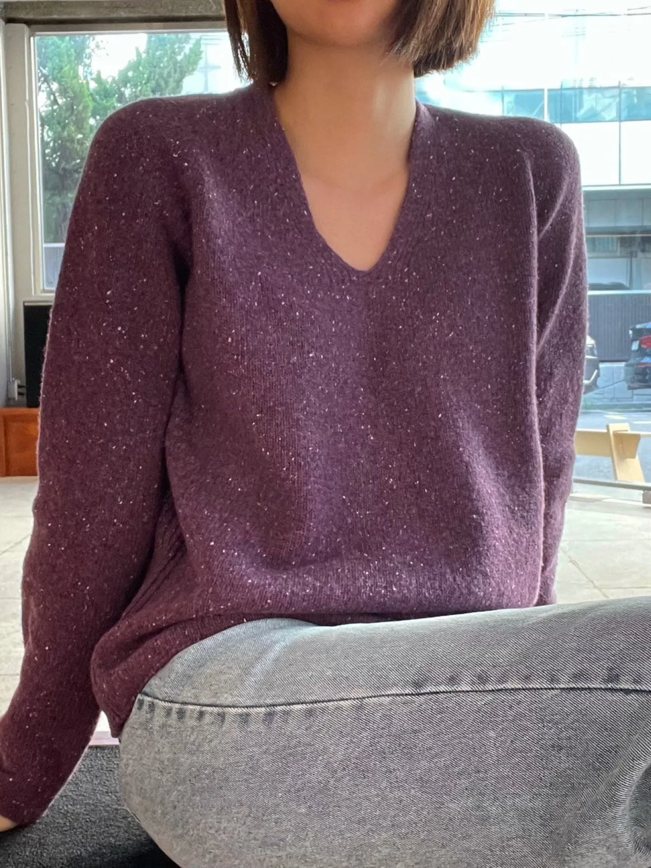 WOOLEN V-NECK KNIT