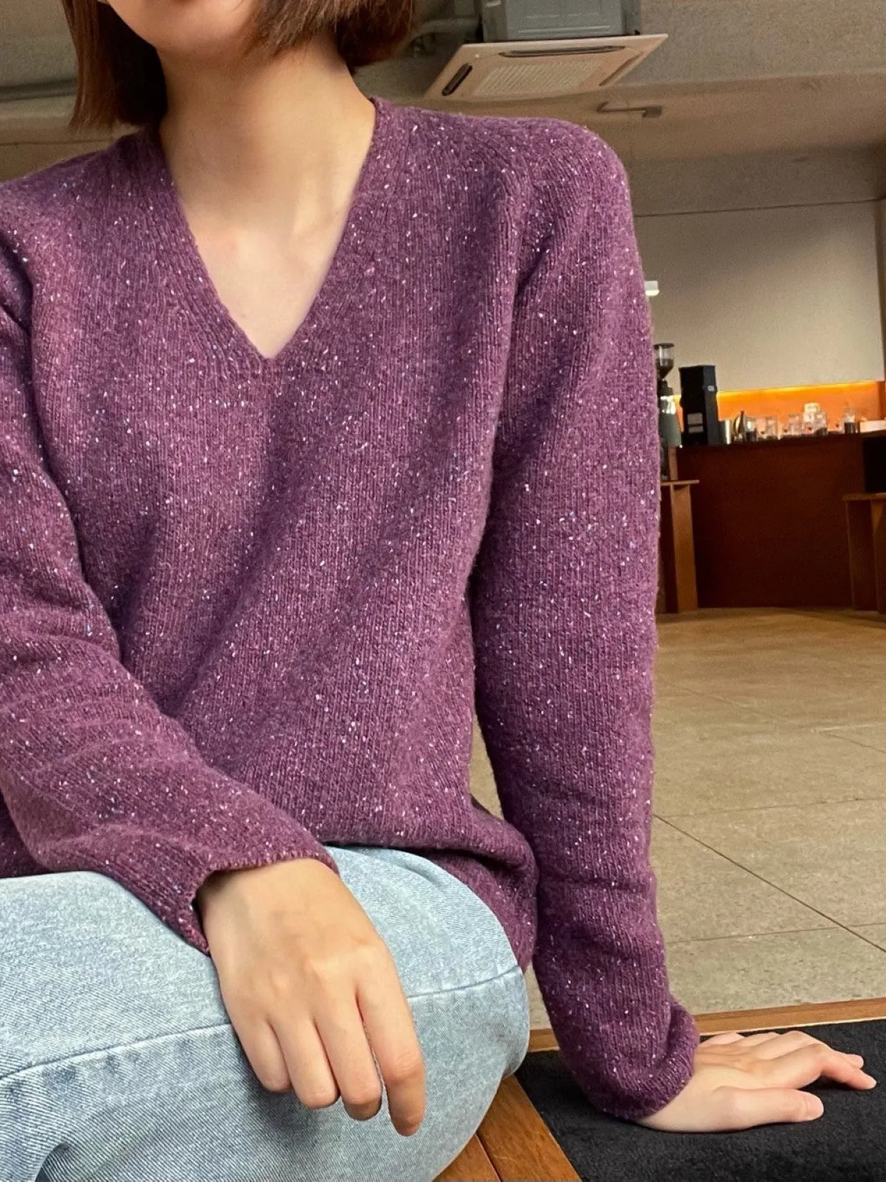 WOOLEN V-NECK KNIT
