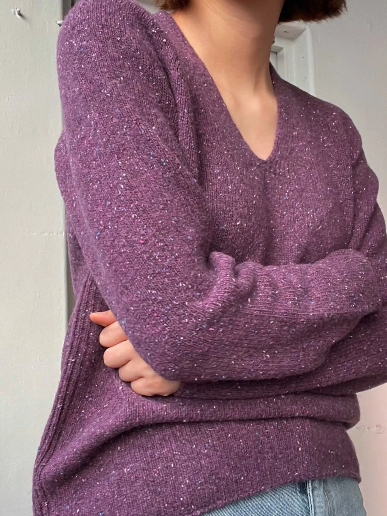 WOOLEN V-NECK KNIT