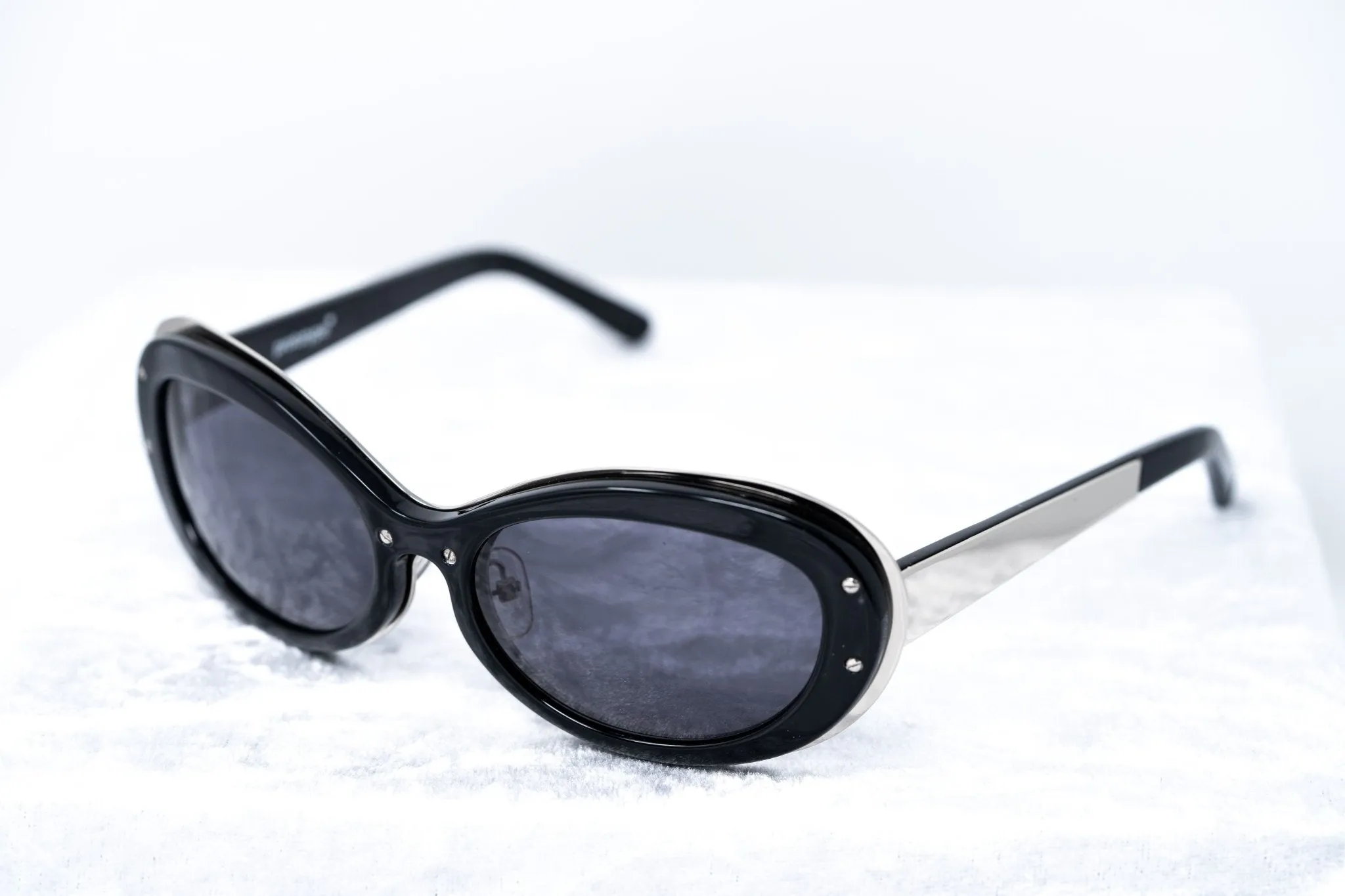 Yohji Yamamoto Ladies Sunglasses Cat Eye Black and Grey